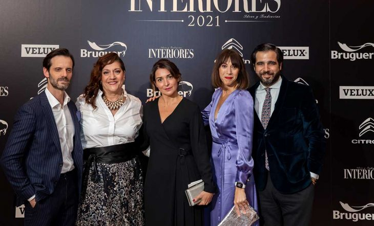 Fabián Ñíguez, interiorista y profesor de Innadi, Pilar Civis, directora de la revista Interiores, Cristina González, directora formativa de Innadi, Virginia Sánchez, interiorista y profesora de Innadi, y Pepe Martín, departamento de Publicidad de Prisma Publicaciones.